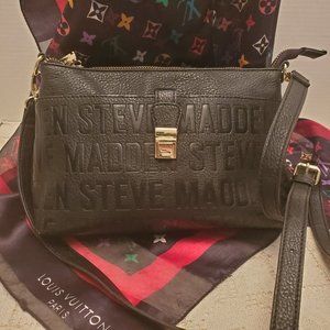 STEVE MADDEN BLACK CROSSBODY HANDBAG